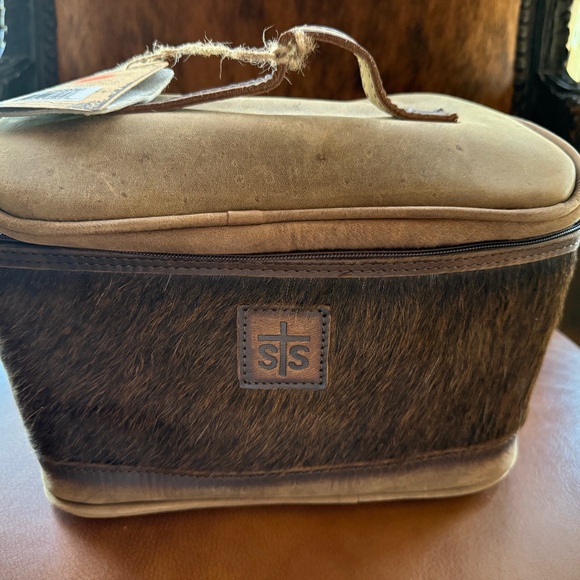 STS Ranchwear Leather Tolietry Bag - Picture 1 of 3